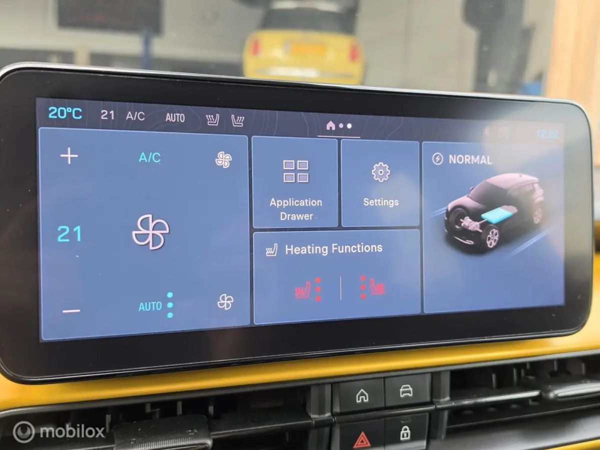 SUMMIT 54kWh ACC CAMERA KEYLESS CARPLAY STOELVERWARMING