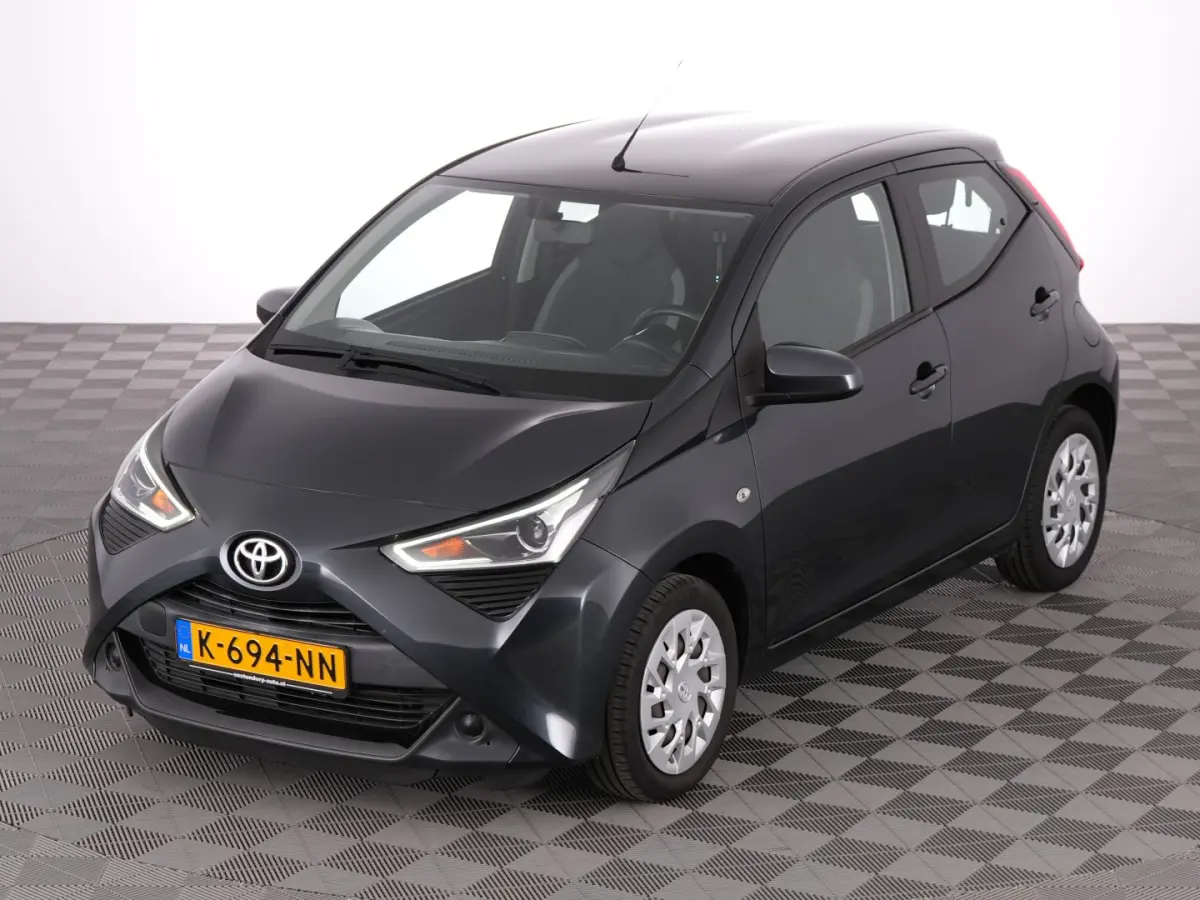 1.0 VVT-i x-play Automaat | AIRCO | CAMERA ✅ 1e Eigenaar !
