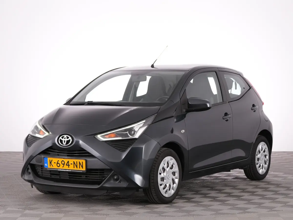 1.0 VVT-i x-play Automaat | AIRCO | CAMERA ✅ 1e Eigenaar !
