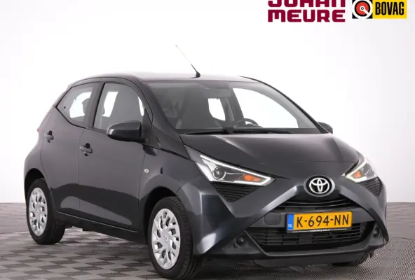 1.0 VVT-i x-play Automaat | AIRCO | CAMERA ✅ 1e Eigenaar !
