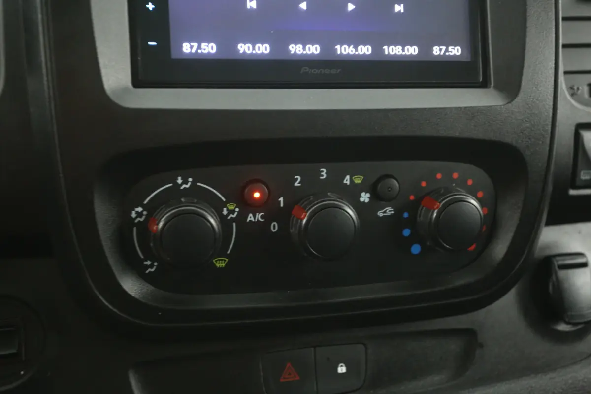 1.6 CDTI L1H1 | Airco | Camera | Carplay | 3 Zits | Elektrpakket