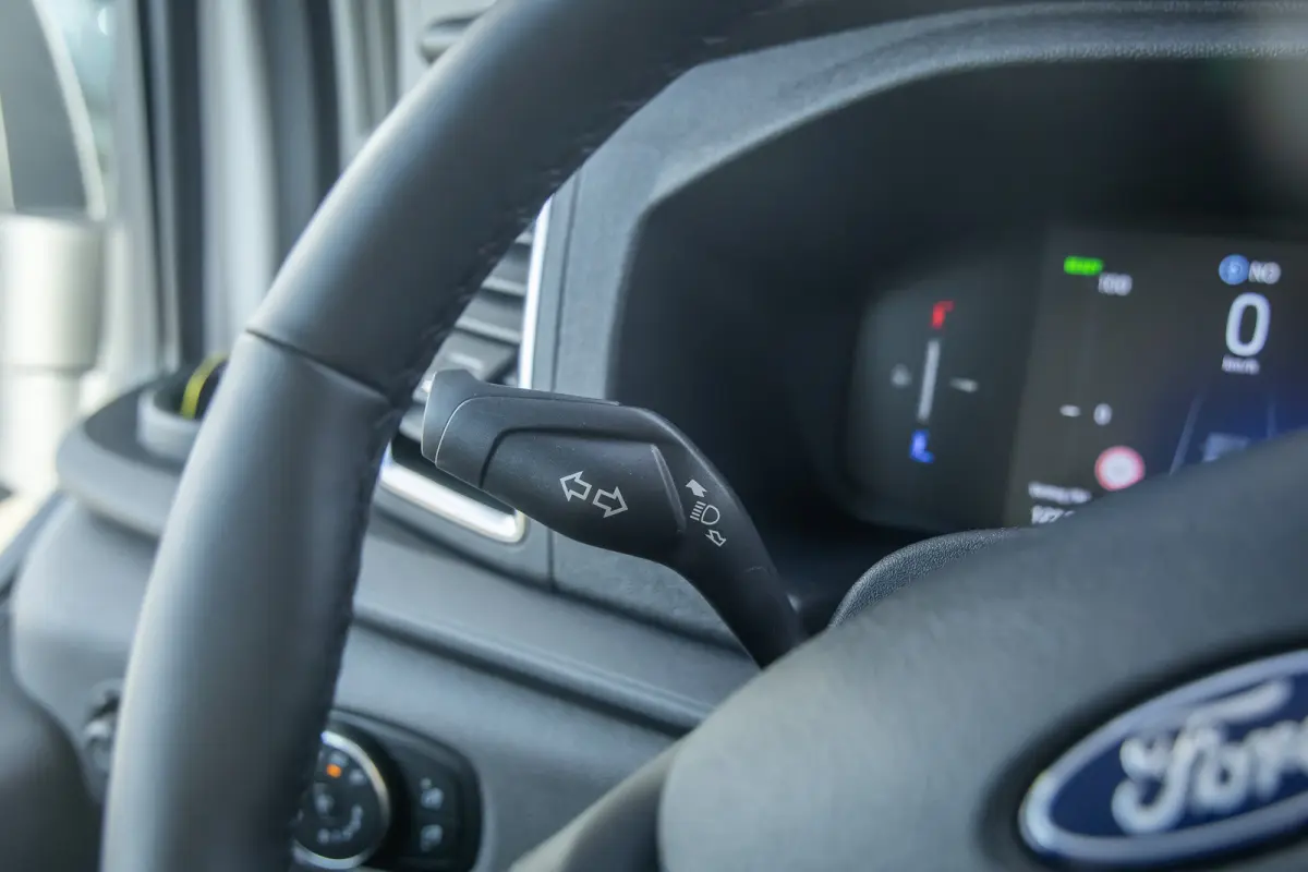 350 L3H2 Trend 68 kWh | Apple Carplay/Android Auto | Dodehoekdetectie | Rondomzicht camera | Stoel- Stuurverwarming | Zijwandbekleding laadruimte | Apple Carplay/Android Auto|telefoonintegra