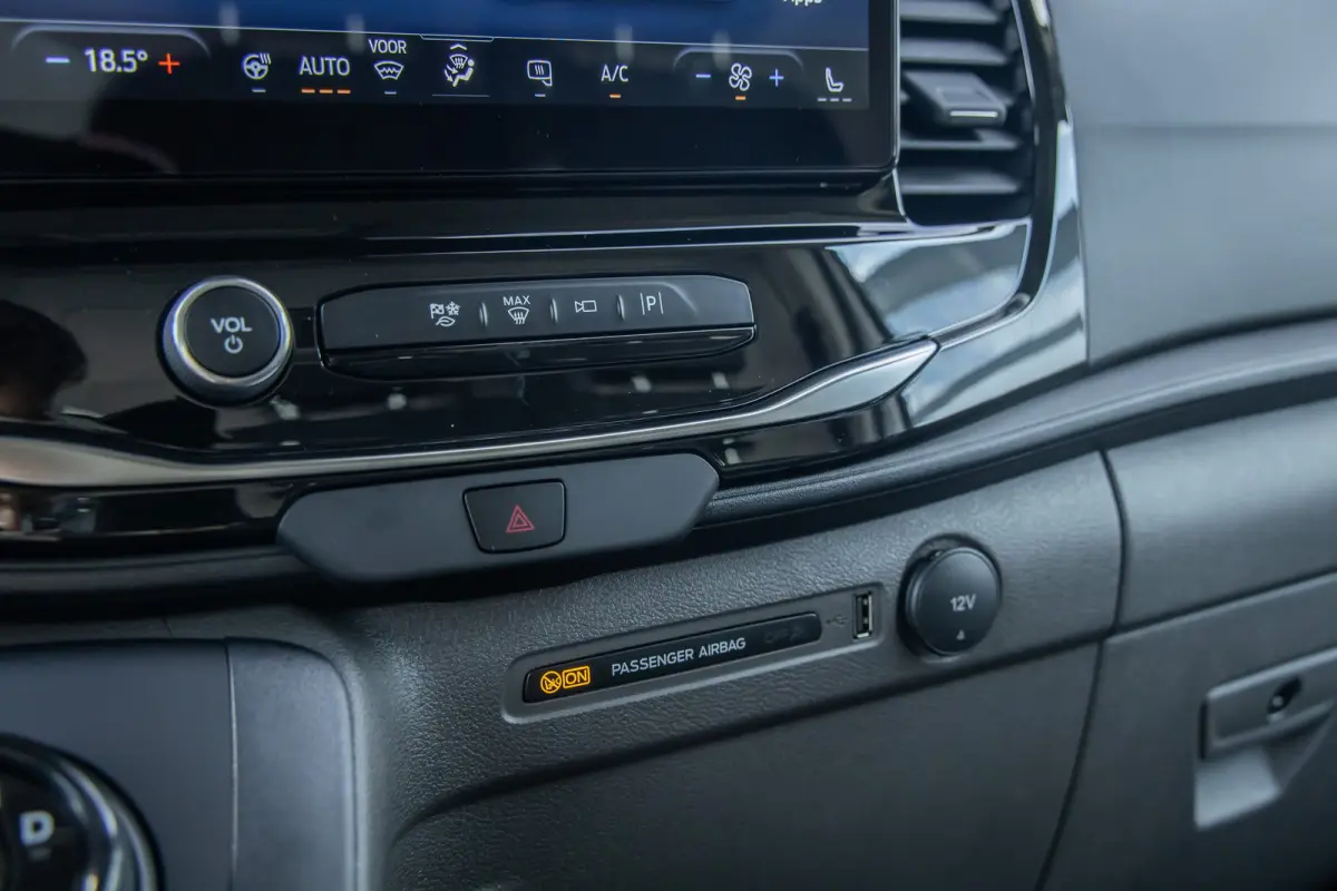 350 L3H2 Trend 68 kWh | Apple Carplay/Android Auto | Dodehoekdetectie | Rondomzicht camera | Stoel- Stuurverwarming | Zijwandbekleding laadruimte | Apple Carplay/Android Auto|telefoonintegra