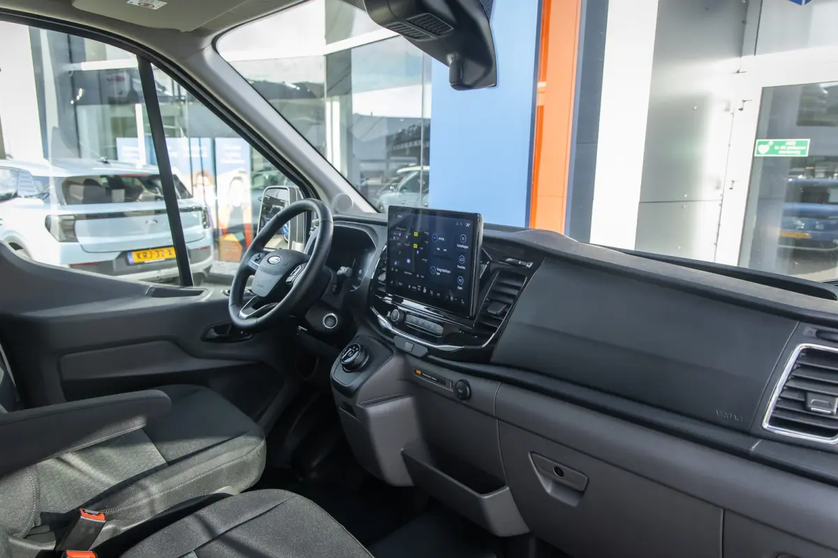 350 L3H2 Trend 68 kWh | Apple Carplay/Android Auto | Dodehoekdetectie | Rondomzicht camera | Stoel- Stuurverwarming | Zijwandbekleding laadruimte | Apple Carplay/Android Auto|telefoonintegra
