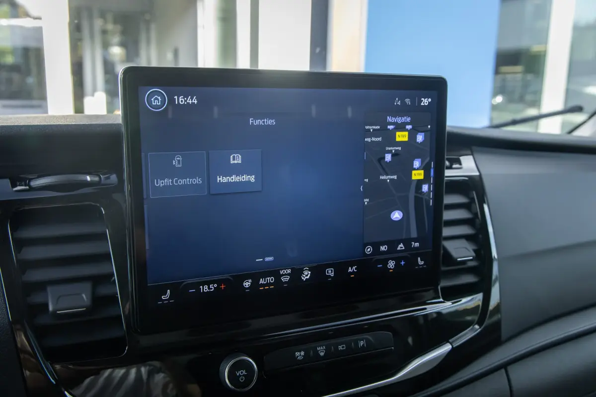 350 L3H2 Trend 68 kWh | Apple Carplay/Android Auto | Dodehoekdetectie | Rondomzicht camera | Stoel- Stuurverwarming | Zijwandbekleding laadruimte | Apple Carplay/Android Auto|telefoonintegra