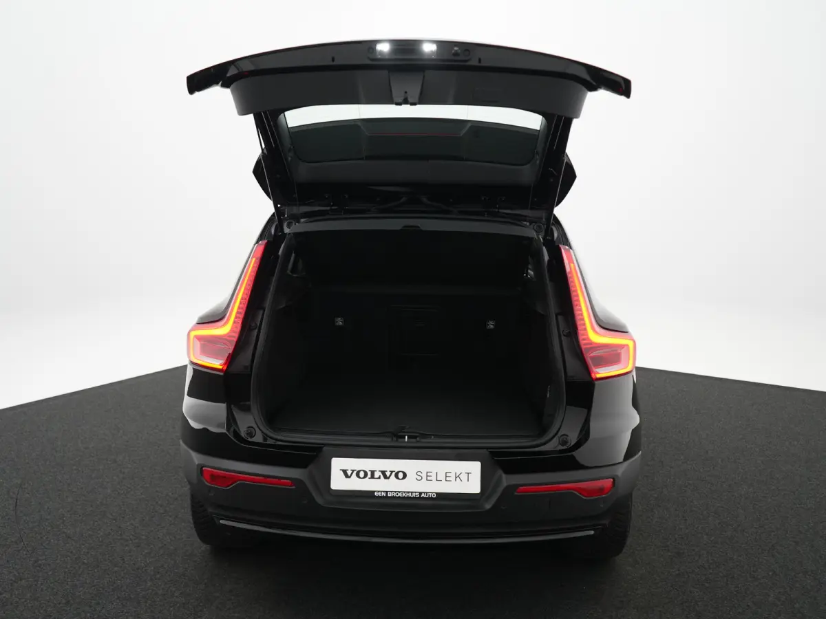 Core | Stuur- & Stoelverwarming | Trekhaak | Camera | Google Maps | LED | Cruise Control | Climate Control