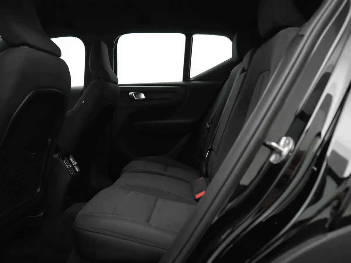 Core | Stuur- & Stoelverwarming | Trekhaak | Camera | Google Maps | LED | Cruise Control | Climate Control