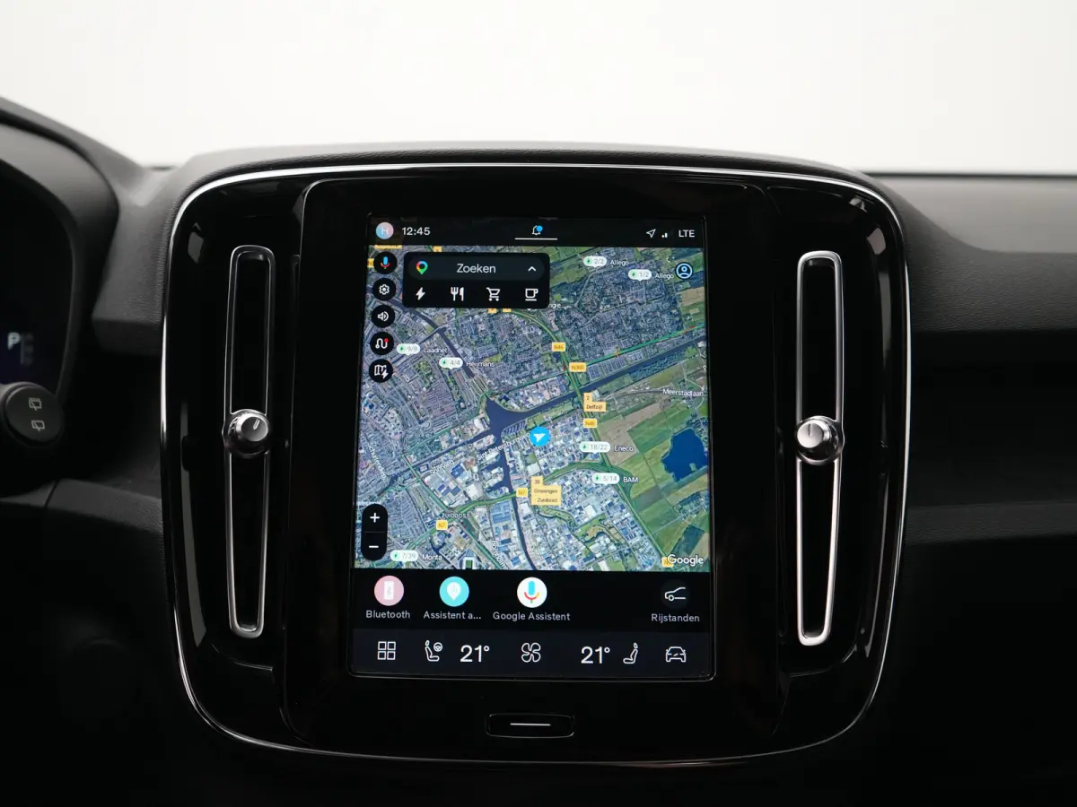 Core | Stuur- & Stoelverwarming | Trekhaak | Camera | Google Maps | LED | Cruise Control | Climate Control