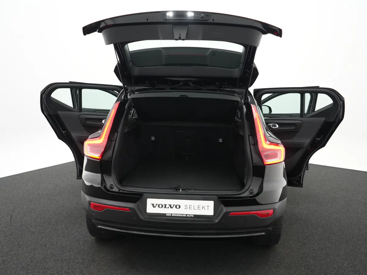 Core | Stuur- & Stoelverwarming | Trekhaak | Camera | Google Maps | LED | Cruise Control | Climate Control