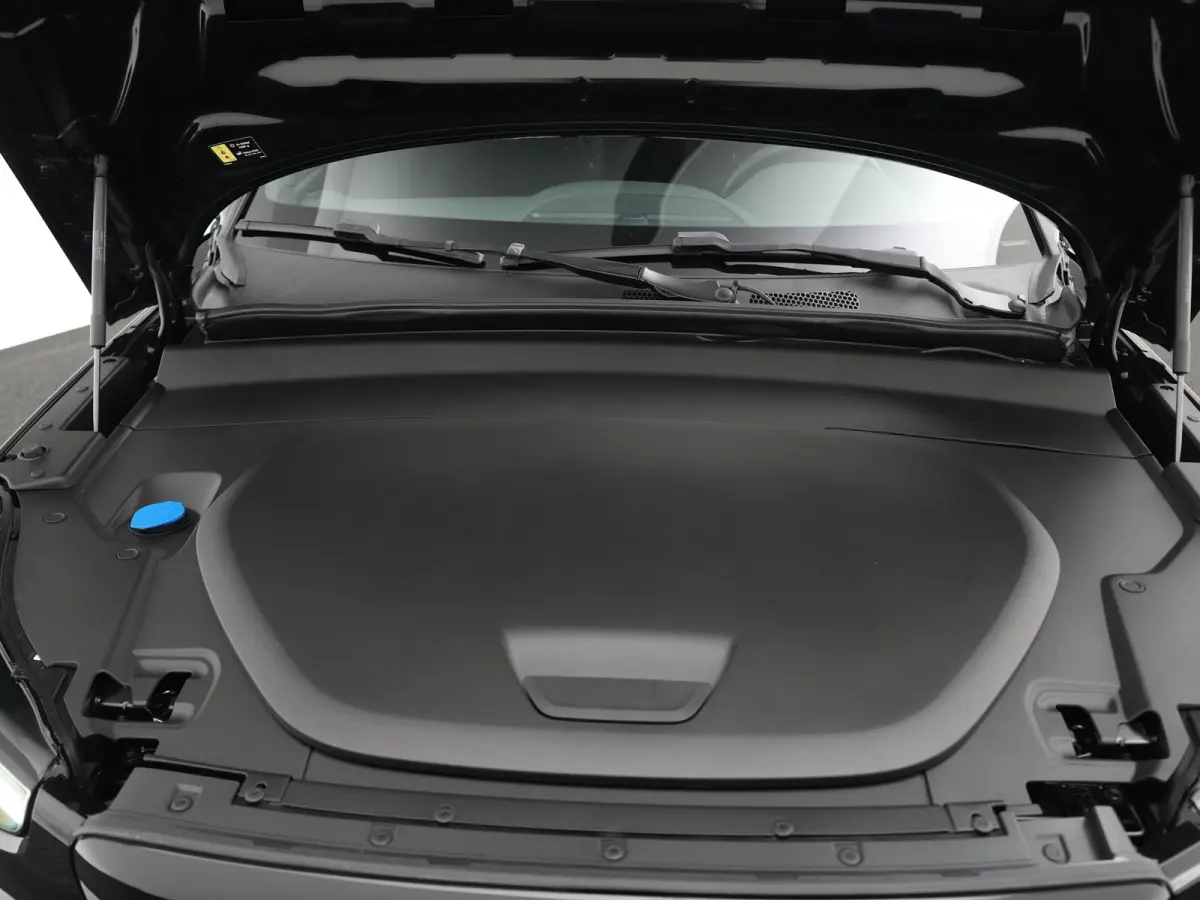 Core | Stuur- & Stoelverwarming | Trekhaak | Camera | Google Maps | LED | Cruise Control | Climate Control