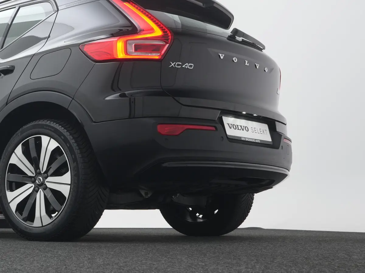 Core | Stuur- & Stoelverwarming | Trekhaak | Camera | Google Maps | LED | Cruise Control | Climate Control