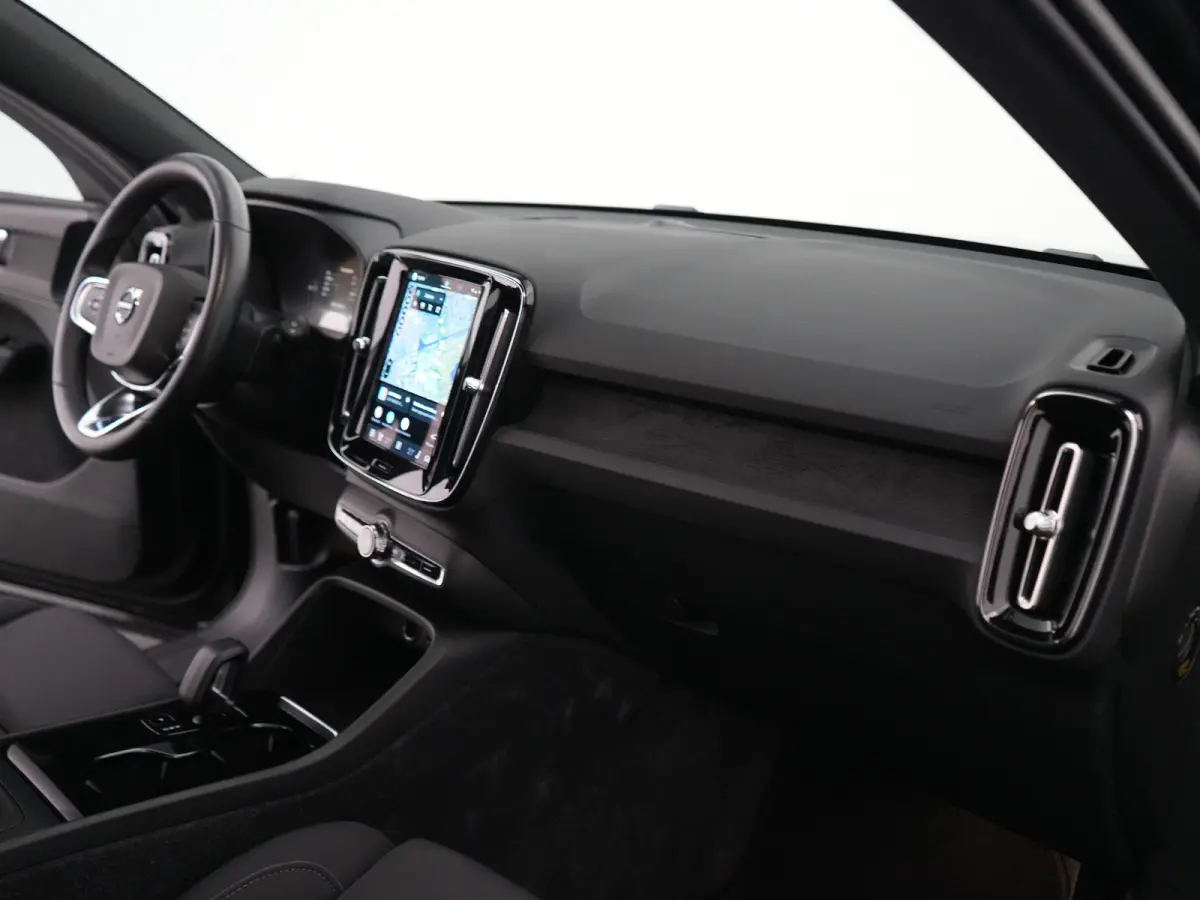 Core | Stuur- & Stoelverwarming | Trekhaak | Camera | Google Maps | LED | Cruise Control | Climate Control