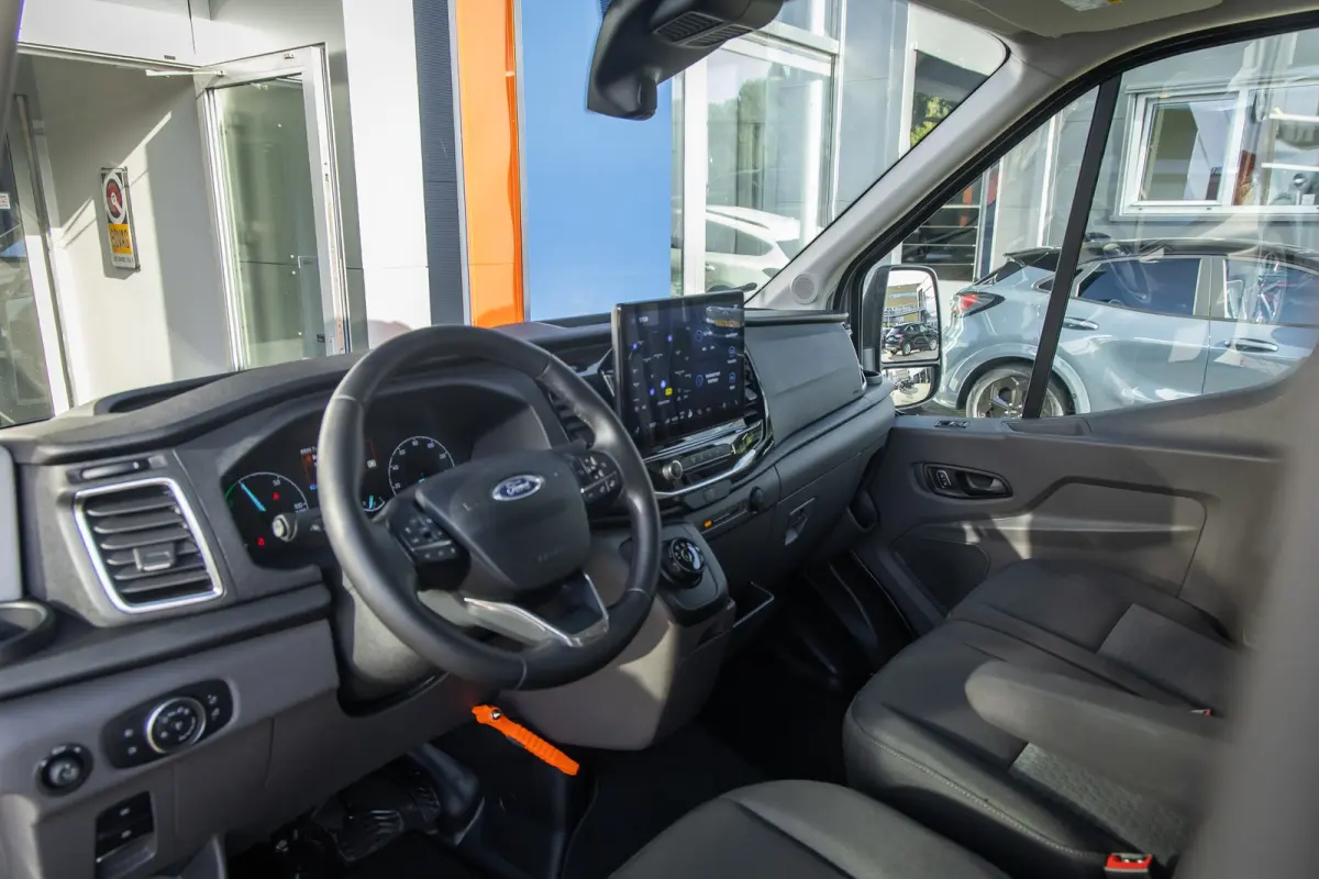350 L3H2 Trend 68 kWh | Apple Carplay/Android Auto | Rondomzicht camera | Stoel- Stuurverwarming | Elektrisch verstelbare bestuurdersstoel | Apple Carplay/Android Auto|telefoonintegratie pre