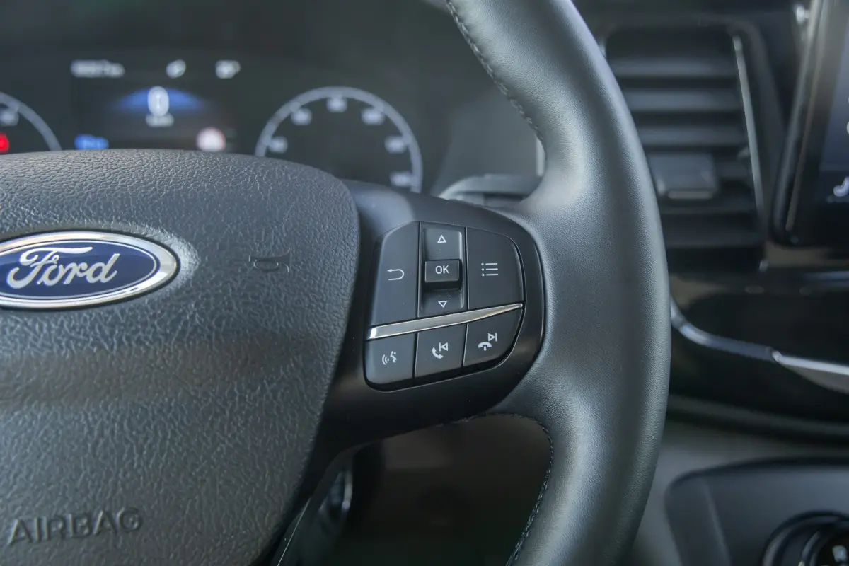 350 L3H2 Trend 68 kWh | Apple Carplay/Android Auto | Rondomzicht camera | Stoel- Stuurverwarming | Elektrisch verstelbare bestuurdersstoel | Apple Carplay/Android Auto|telefoonintegratie pre