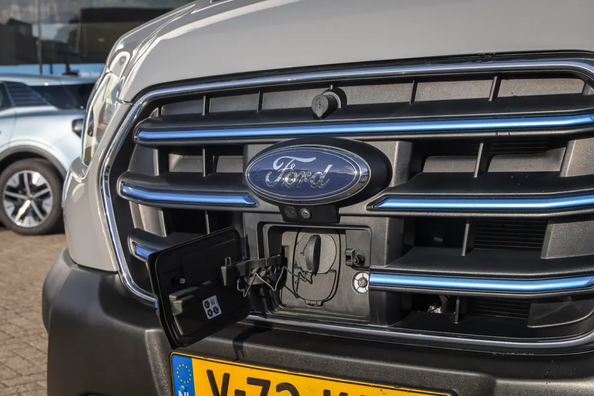 350 L3H2 Trend 68 kWh | Apple Carplay/Android Auto | Rondomzicht camera | Stoel- Stuurverwarming | Elektrisch verstelbare bestuurdersstoel | Apple Carplay/Android Auto|telefoonintegratie pre