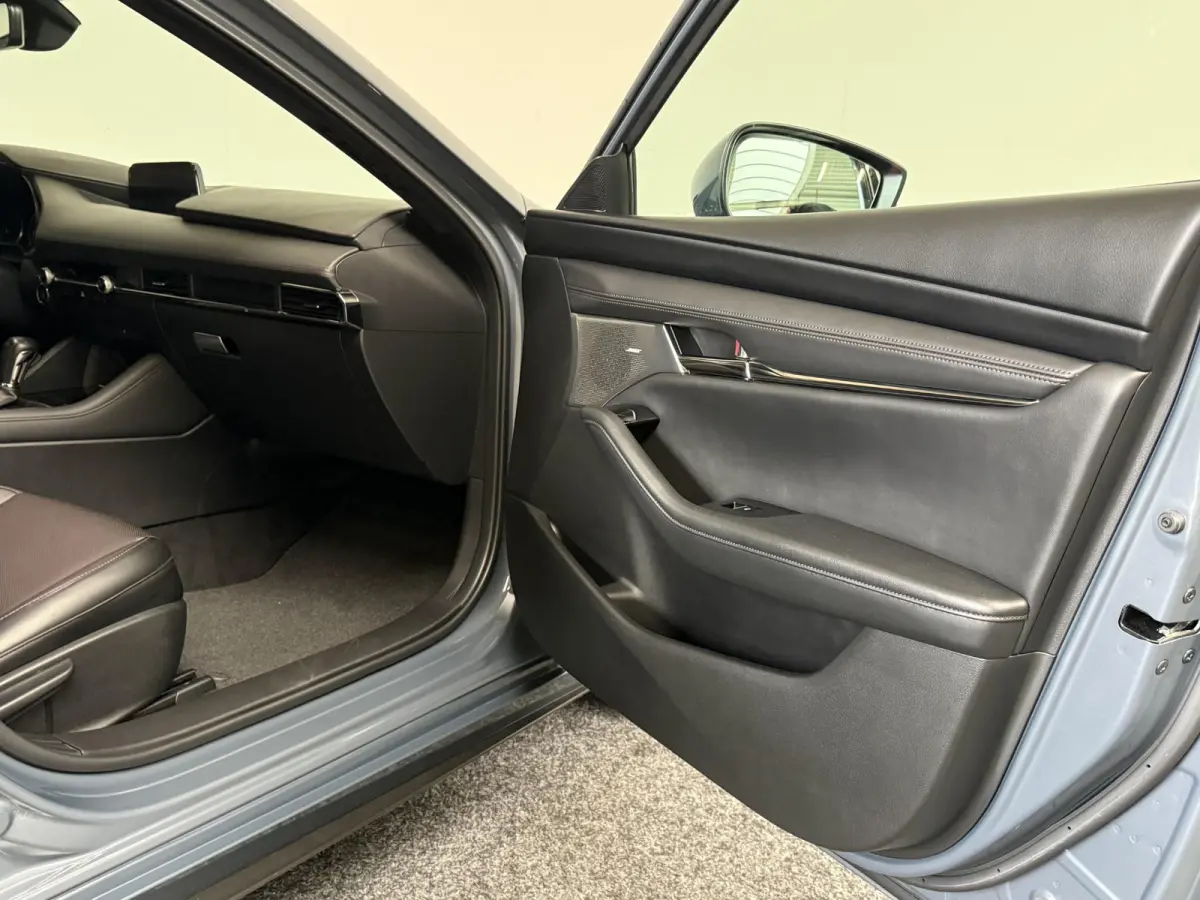 2.0 e-SkyActiv-G M Hybrid 122 Luxury | 360CAM | TRHK | BOSE