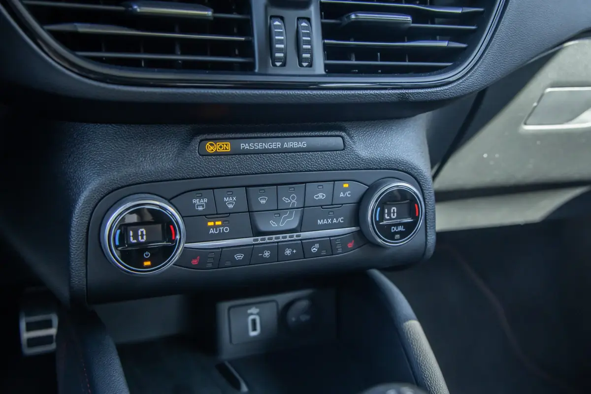 1.0 EcoBoost Hybrid ST Line X Business | Pano | Apple Carplay/Android Auto | Achteruitrijcamera | B&O | Cruise control adaptief | Elektrisch glazen panorama-dak | Achteruitrijcamera | Apple 