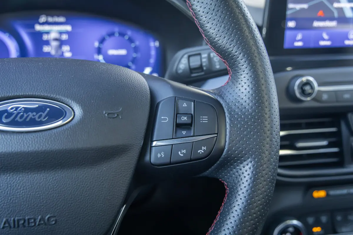 1.0 EcoBoost Hybrid ST Line X Business | Pano | Apple Carplay/Android Auto | Achteruitrijcamera | B&O | Cruise control adaptief | Elektrisch glazen panorama-dak | Achteruitrijcamera | Apple 
