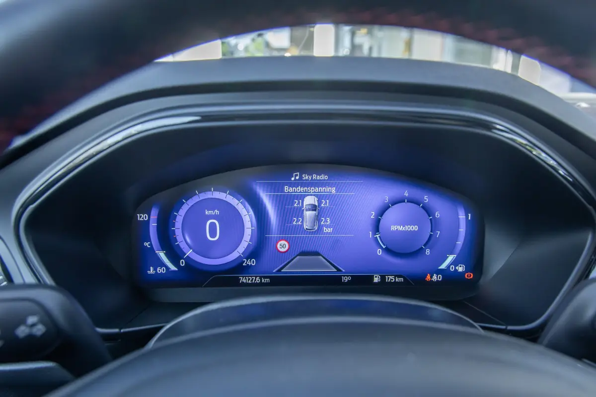 1.0 EcoBoost Hybrid ST Line X Business | Pano | Apple Carplay/Android Auto | Achteruitrijcamera | B&O | Cruise control adaptief | Elektrisch glazen panorama-dak | Achteruitrijcamera | Apple 