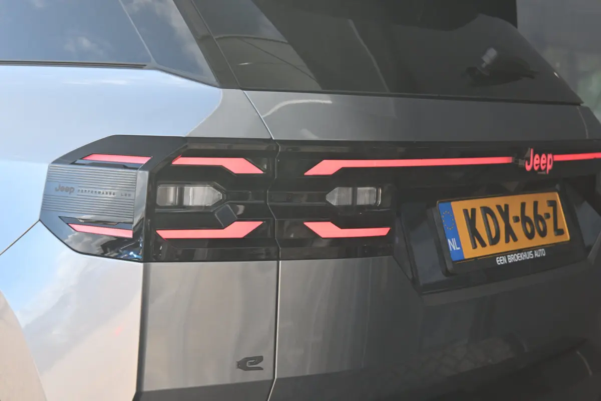 First Edition 74 kWh Tot 8 Jaar Garantie! 99%SOH! | Premium + Convenience Pack | Warmtepomp | Massage | Vol-Leder | Adaptive Cruise | Elektr. Achterklep |