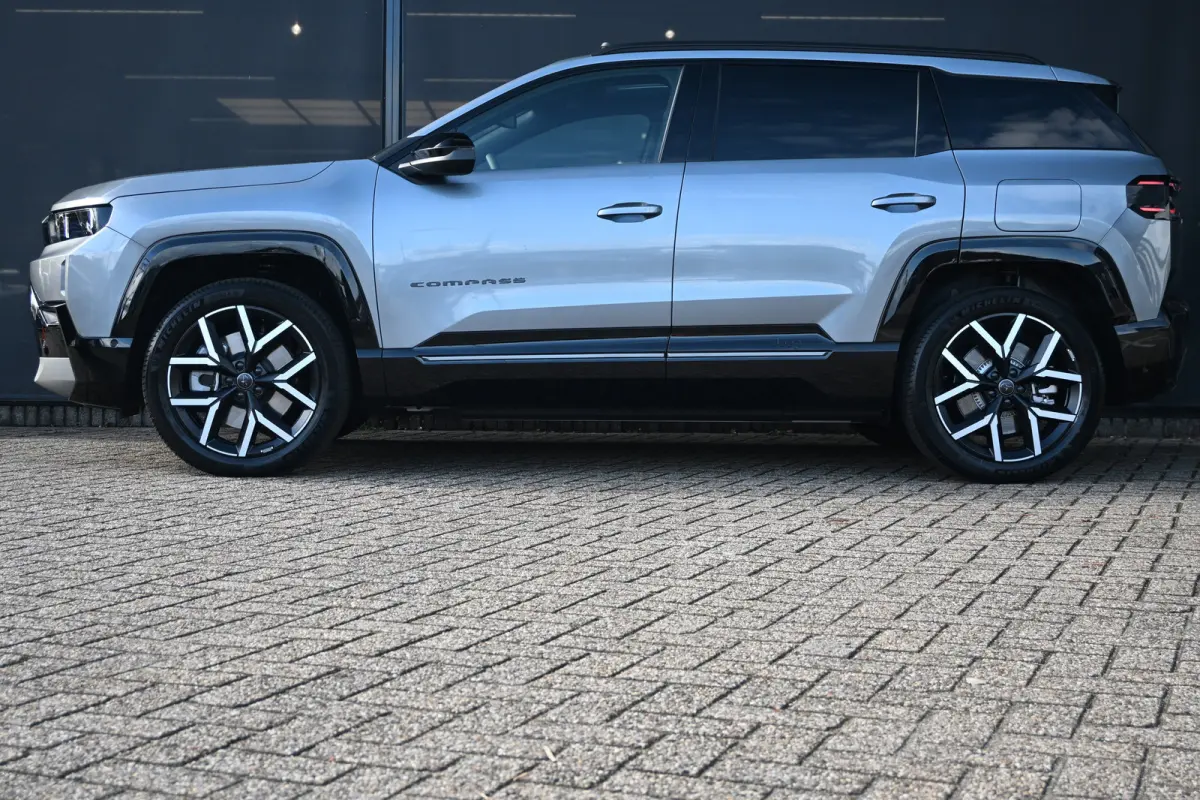 First Edition 74 kWh Tot 8 Jaar Garantie! 99%SOH! | Premium + Convenience Pack | Warmtepomp | Massage | Vol-Leder | Adaptive Cruise | Elektr. Achterklep |