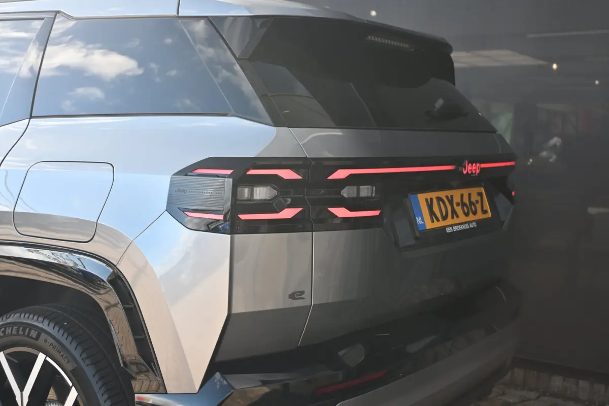 First Edition 74 kWh Tot 8 Jaar Garantie! 99%SOH! | Premium + Convenience Pack | Warmtepomp | Massage | Vol-Leder | Adaptive Cruise | Elektr. Achterklep |