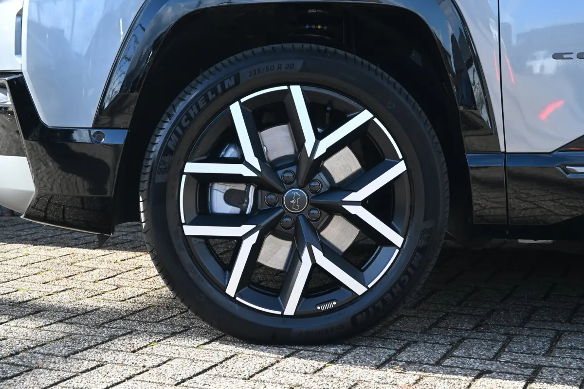 First Edition 74 kWh Tot 8 Jaar Garantie! 99%SOH! | Premium + Convenience Pack | Warmtepomp | Massage | Vol-Leder | Adaptive Cruise | Elektr. Achterklep |