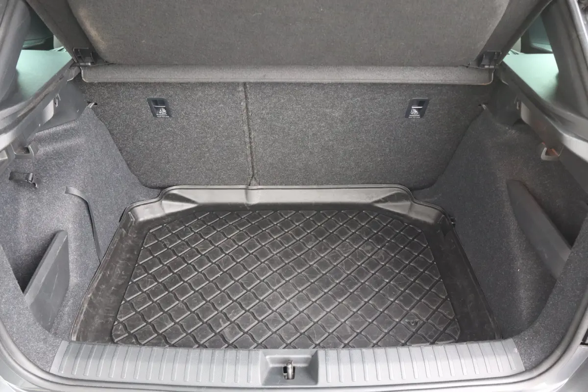 1.0 TSI Sport Business 110PK AUTOMAAT|TREKHAAK | Achteruitrijcamera | Apple Carplay/Android Auto|telefoonintegratie premium | Draadloze telefoonlader