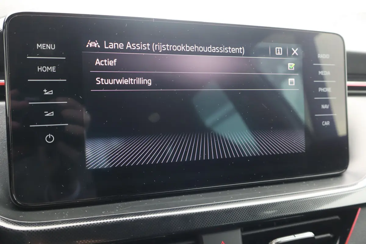 1.0 TSI Sport Business 110PK AUTOMAAT|TREKHAAK | Achteruitrijcamera | Apple Carplay/Android Auto|telefoonintegratie premium | Draadloze telefoonlader