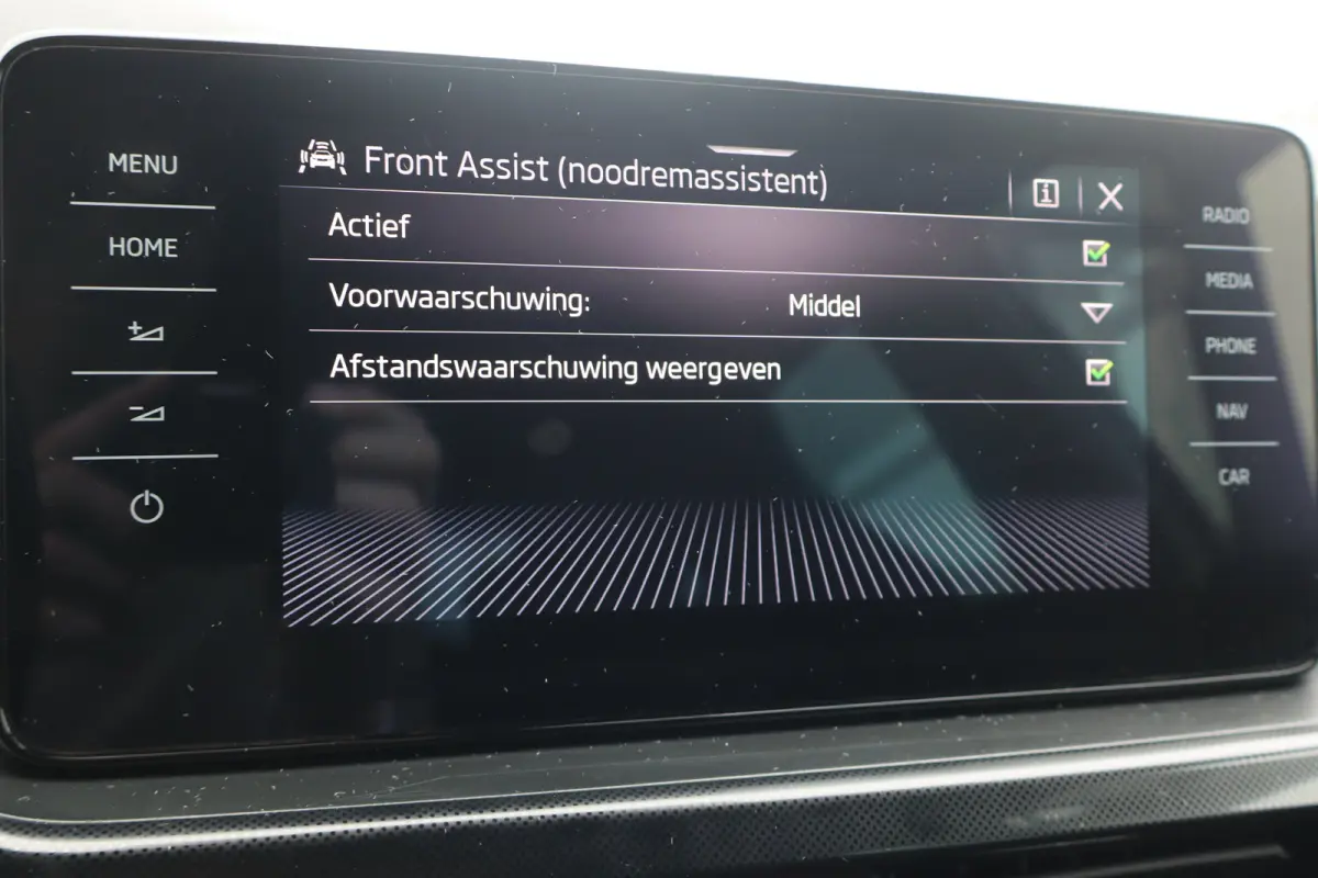 1.0 TSI Sport Business 110PK AUTOMAAT|TREKHAAK | Achteruitrijcamera | Apple Carplay/Android Auto|telefoonintegratie premium | Draadloze telefoonlader