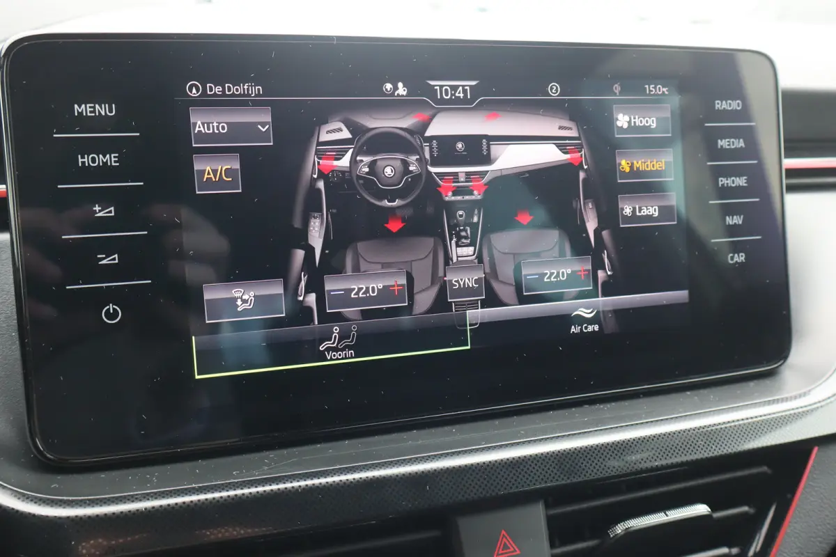 1.0 TSI Sport Business 110PK AUTOMAAT|TREKHAAK | Achteruitrijcamera | Apple Carplay/Android Auto|telefoonintegratie premium | Draadloze telefoonlader