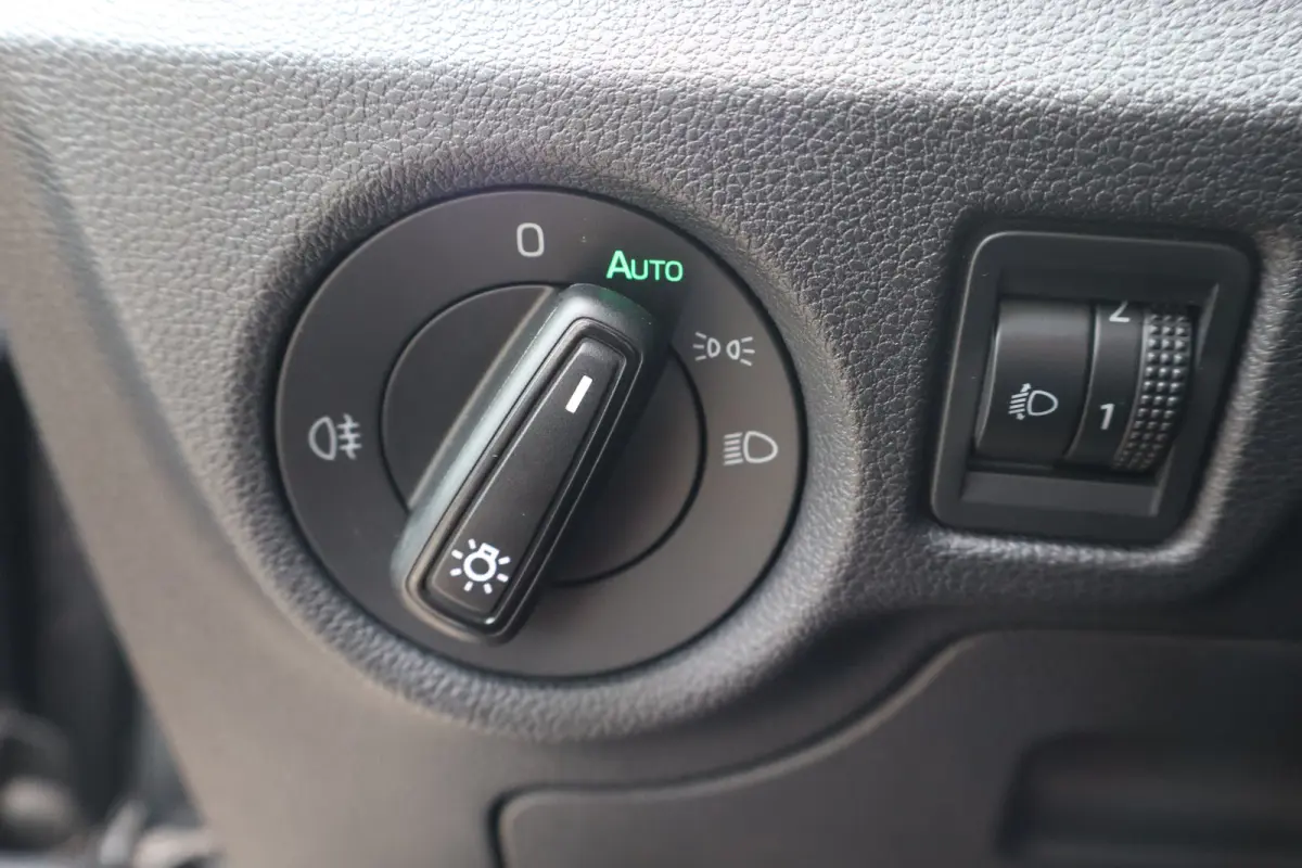 1.0 TSI Sport Business 110PK AUTOMAAT|TREKHAAK | Achteruitrijcamera | Apple Carplay/Android Auto|telefoonintegratie premium | Draadloze telefoonlader