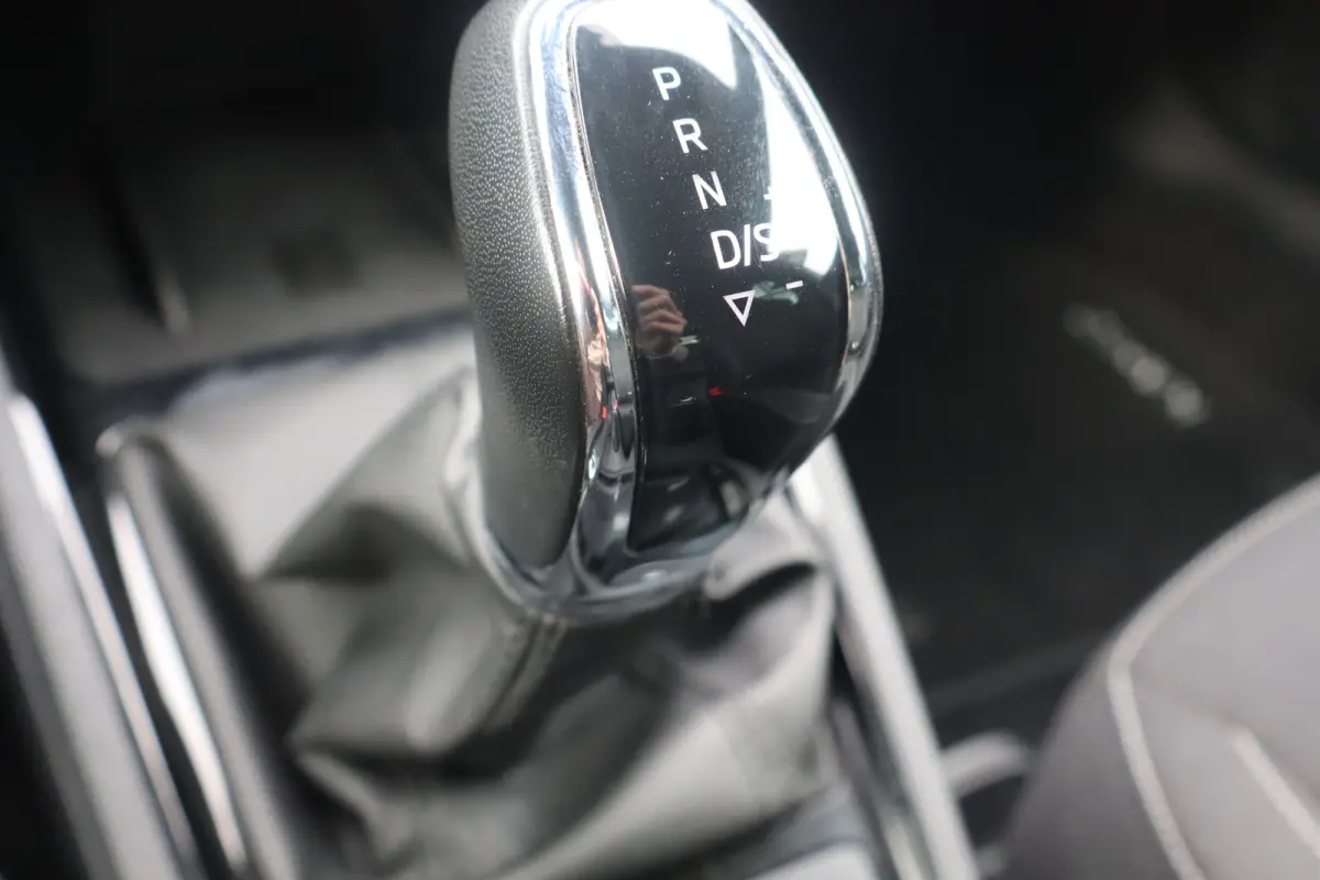1.0 TSI Sport Business 110PK AUTOMAAT|TREKHAAK | Achteruitrijcamera | Apple Carplay/Android Auto|telefoonintegratie premium | Draadloze telefoonlader