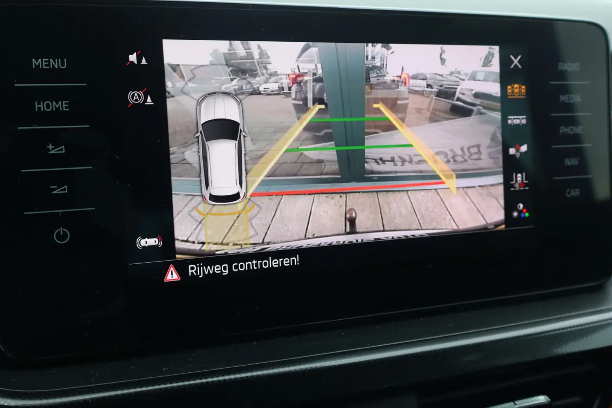 1.0 TSI Sport Business 110PK AUTOMAAT|TREKHAAK | Achteruitrijcamera | Apple Carplay/Android Auto|telefoonintegratie premium | Draadloze telefoonlader
