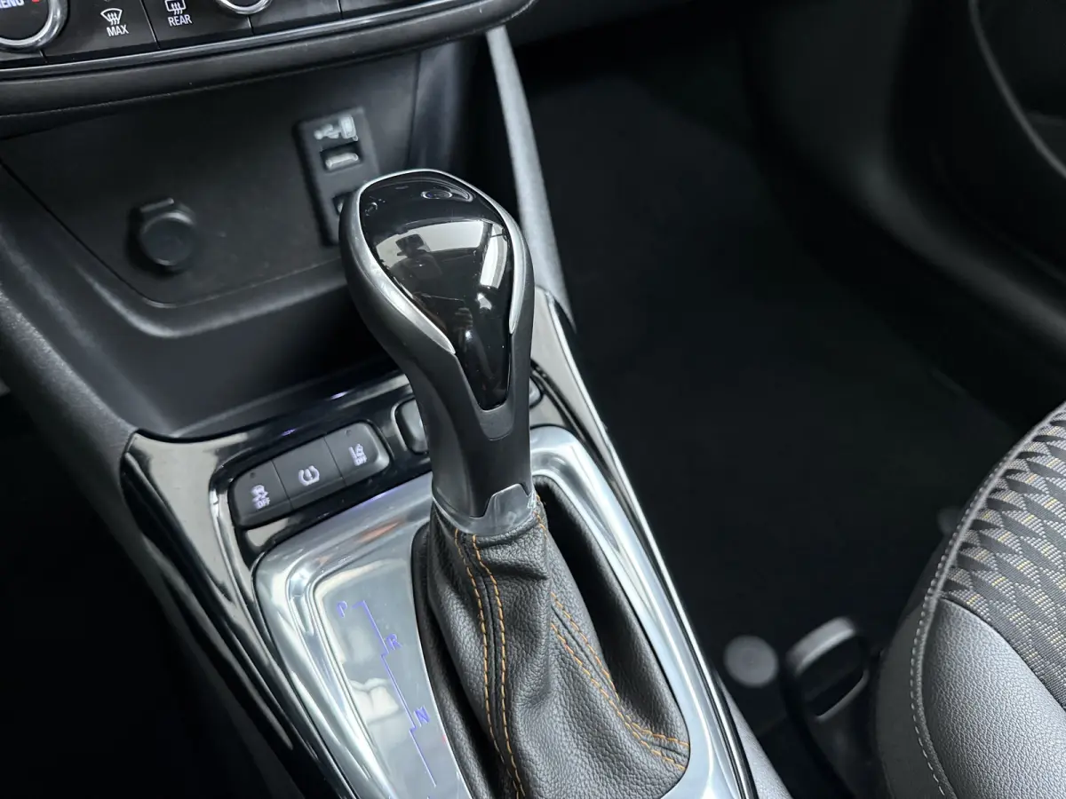 1.2 Turbo Innovation | Airco (automatisch) | Apple Carplay/Android Auto|telefoonintegratie premium | Comfortstoel(en)