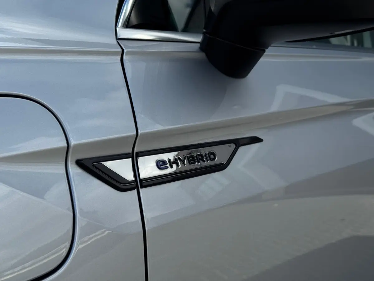 1.4 TSI eHybrid R-Line PANO|LEDER|CAMERA|ACC|ECC