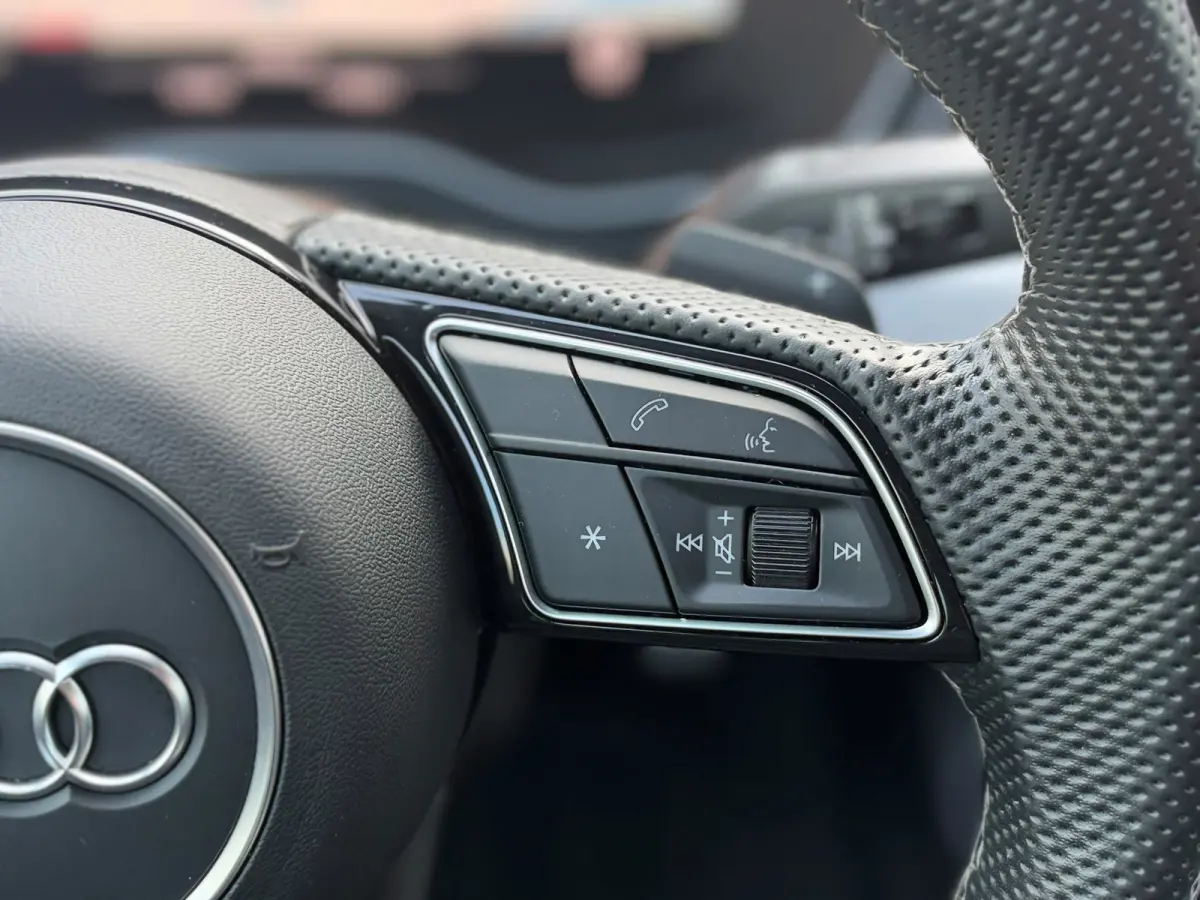 40 TFSI S-LINE COMPETITION l RS-ZETELS l VIRTUAL l PANO l B&O l MATRIX l SFEER l CAMERA l MASSAGE l ORG.NL l BTW