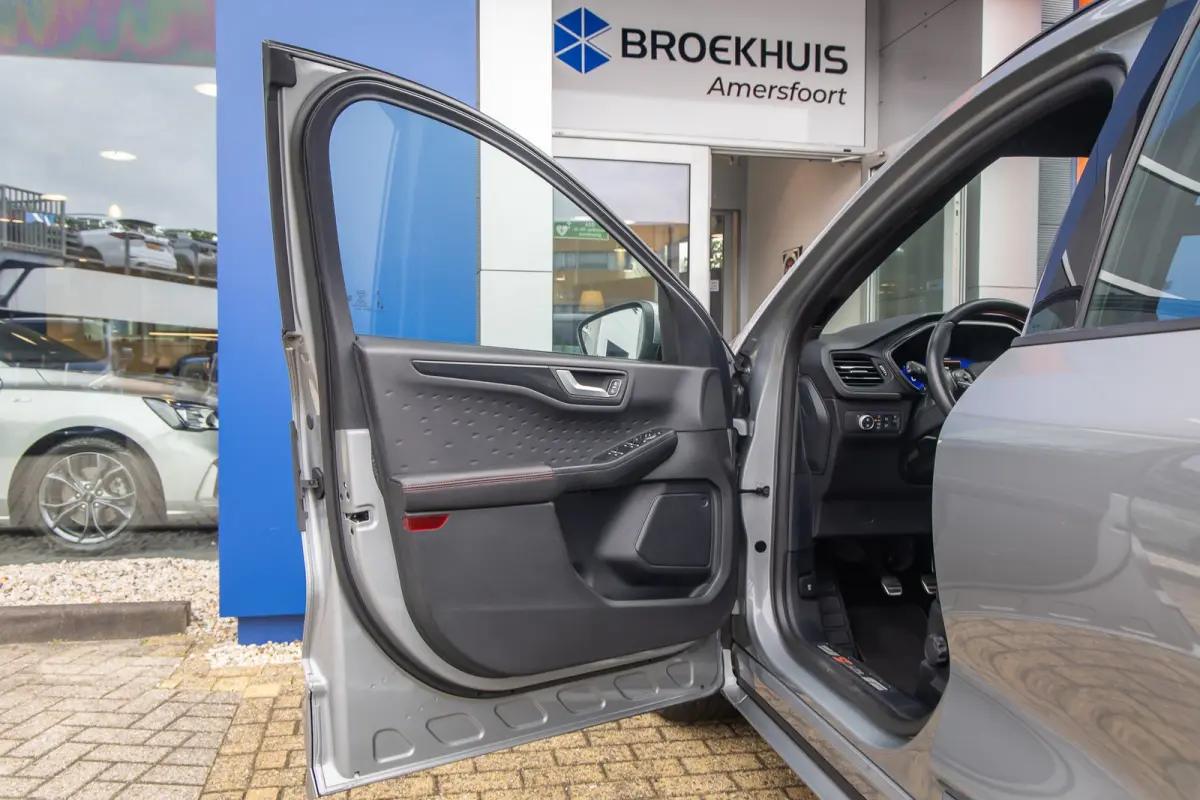 1.5 EcoBoost ST-Line | Trekhaak | Apple Carplay/Android Auto | Achteruitrijcamera | Dodehoek detectie | Keyless | Parkeersensoren | Stoel- Stuurverwarming | Achteruitrijcamera | Apple Carpla