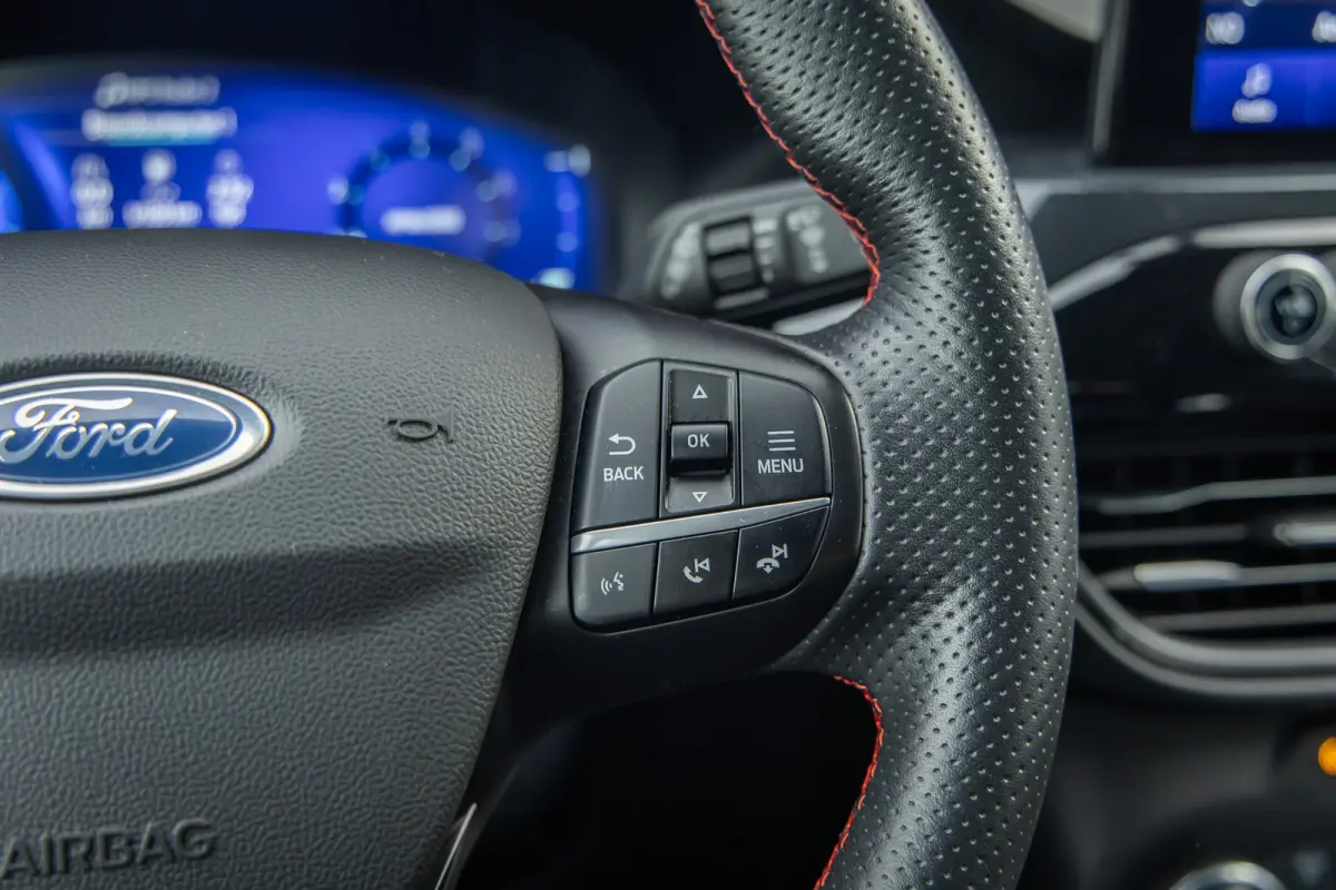 1.5 EcoBoost ST-Line | Trekhaak | Apple Carplay/Android Auto | Achteruitrijcamera | Dodehoek detectie | Keyless | Parkeersensoren | Stoel- Stuurverwarming | Achteruitrijcamera | Apple Carpla