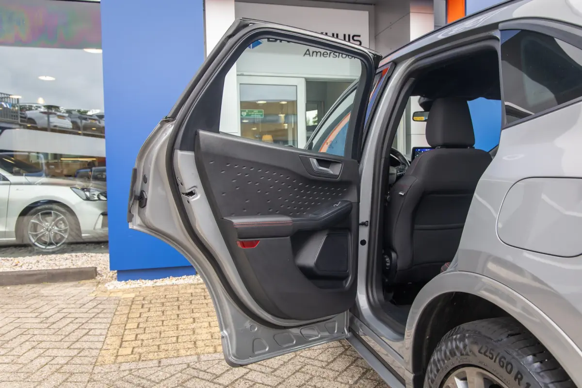 1.5 EcoBoost ST-Line | Trekhaak | Apple Carplay/Android Auto | Achteruitrijcamera | Dodehoek detectie | Keyless | Parkeersensoren | Stoel- Stuurverwarming | Achteruitrijcamera | Apple Carpla