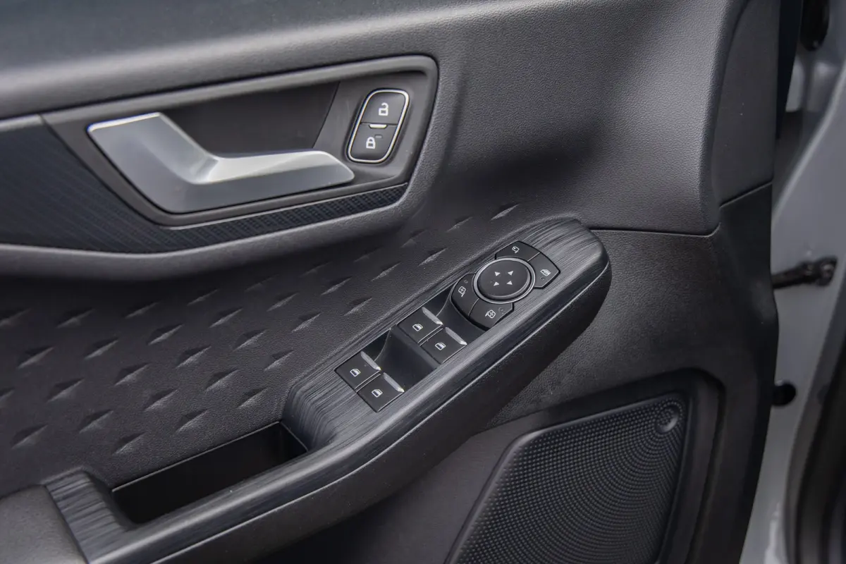 1.5 EcoBoost ST-Line | Trekhaak | Apple Carplay/Android Auto | Achteruitrijcamera | Dodehoek detectie | Keyless | Parkeersensoren | Stoel- Stuurverwarming | Achteruitrijcamera | Apple Carpla