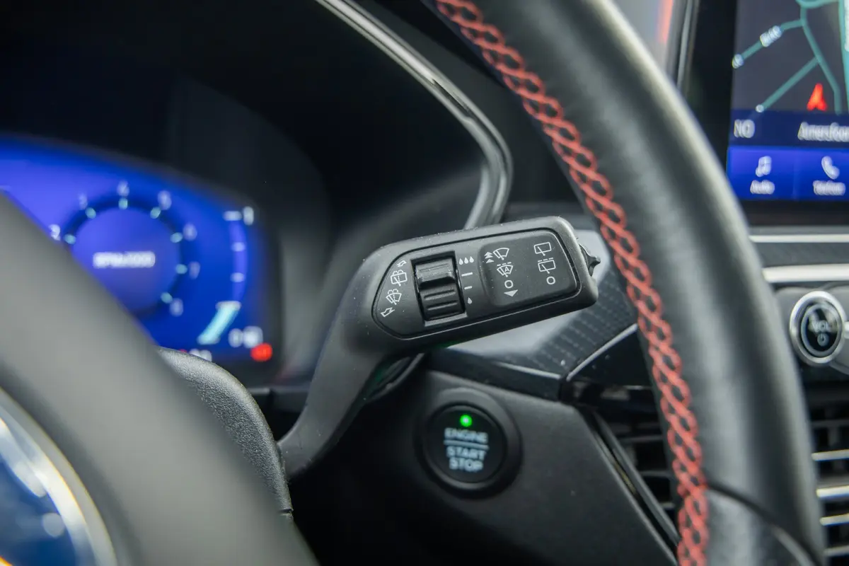 1.5 EcoBoost ST-Line | Trekhaak | Apple Carplay/Android Auto | Achteruitrijcamera | Dodehoek detectie | Keyless | Parkeersensoren | Stoel- Stuurverwarming | Achteruitrijcamera | Apple Carpla