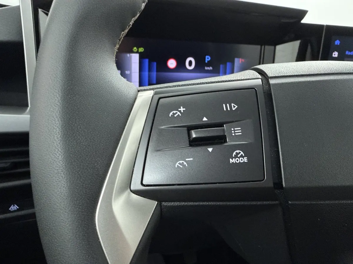 1.2 Turbo Hybrid GS / Navigatie / Camera / Parkeersensoren / Stuur -en Stoelverwarmd / Dodehoek / Carplay / LED
