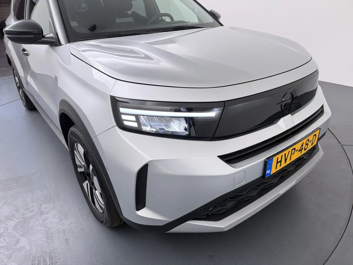 1.2 Turbo Hybrid GS / Navigatie / Camera / Parkeersensoren / Stuur -en Stoelverwarmd / Dodehoek / Carplay / LED