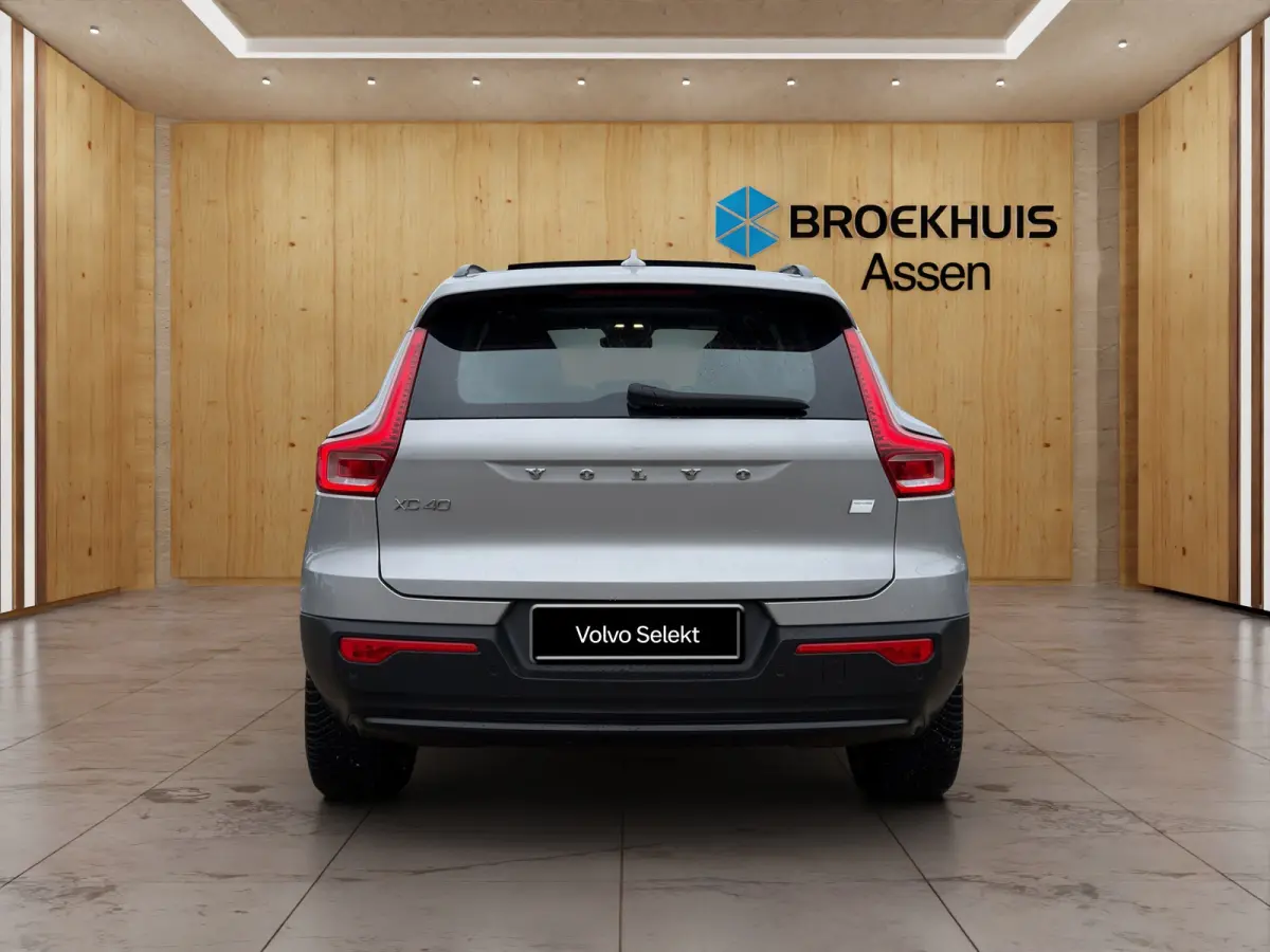 Ultimate 70 kWh | Trekhaak | Harman Kardon | 360 Camera | Stoel + Stuur Verwarming | Keyless Start / Entry |