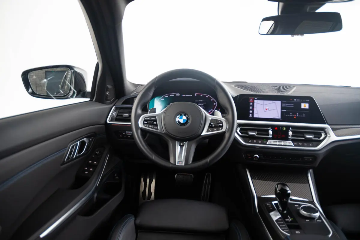 M340d xDrive Business Edition Plus Trekhaak - Panoramadak - Elektrischverstelbare stoelen - Stoelverwarming voor/achter - Getinte/geluiddempende ruiten - Head up - Active Cruise Control -
