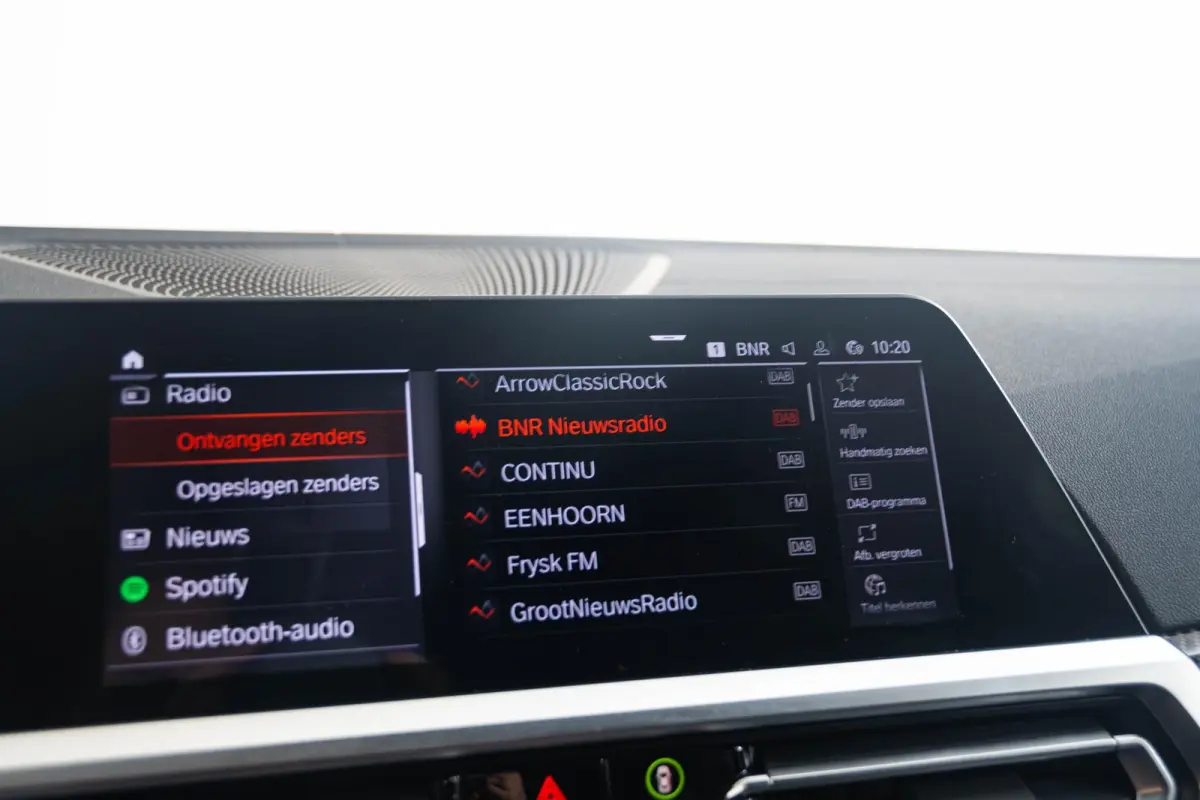 M340d xDrive Business Edition Plus Trekhaak - Panoramadak - Elektrischverstelbare stoelen - Stoelverwarming voor/achter - Getinte/geluiddempende ruiten - Head up - Active Cruise Control -
