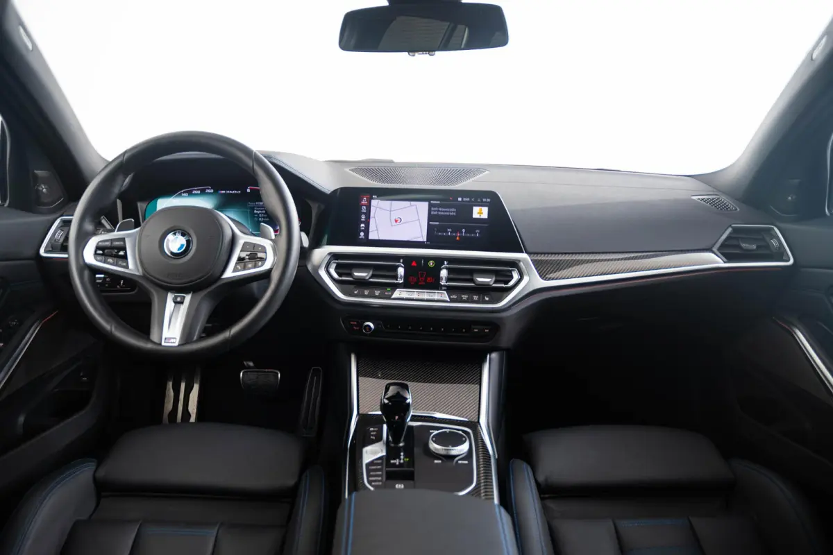 M340d xDrive Business Edition Plus Trekhaak - Panoramadak - Elektrischverstelbare stoelen - Stoelverwarming voor/achter - Getinte/geluiddempende ruiten - Head up - Active Cruise Control -