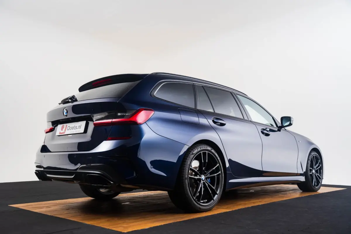 M340d xDrive Business Edition Plus Trekhaak - Panoramadak - Elektrischverstelbare stoelen - Stoelverwarming voor/achter - Getinte/geluiddempende ruiten - Head up - Active Cruise Control -