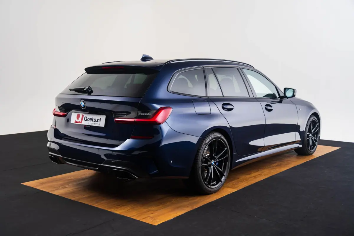 M340d xDrive Business Edition Plus Trekhaak - Panoramadak - Elektrischverstelbare stoelen - Stoelverwarming voor/achter - Getinte/geluiddempende ruiten - Head up - Active Cruise Control -